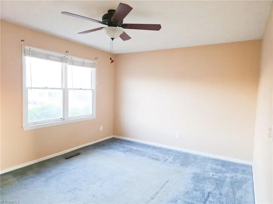 112 Oak Ridge Place, Mount Airy, NC 27030 - Image #3