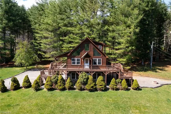 11 Lucky Lakes Road, Grassy Creek, NC 28631