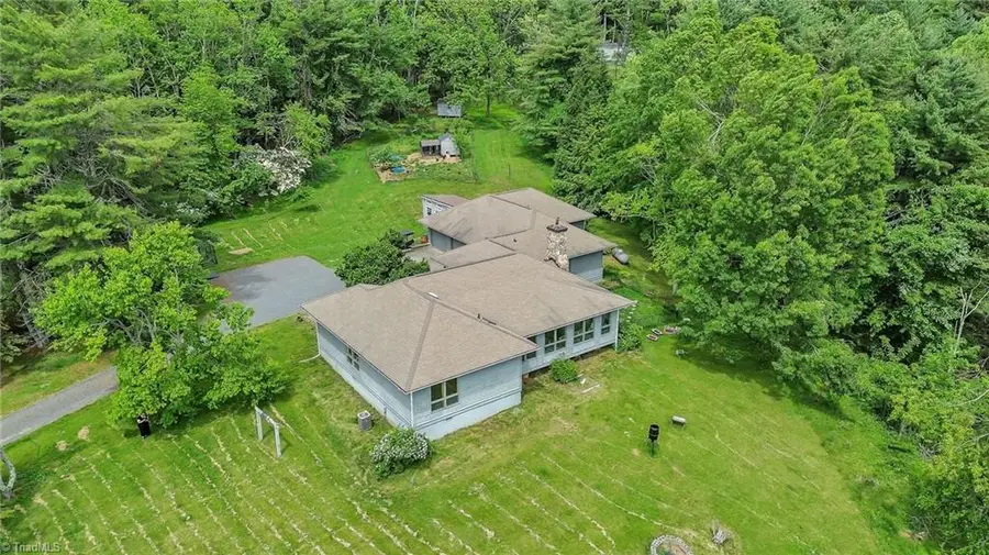 931,935 Don Bare Road, Jefferson, NC 28640 - #3