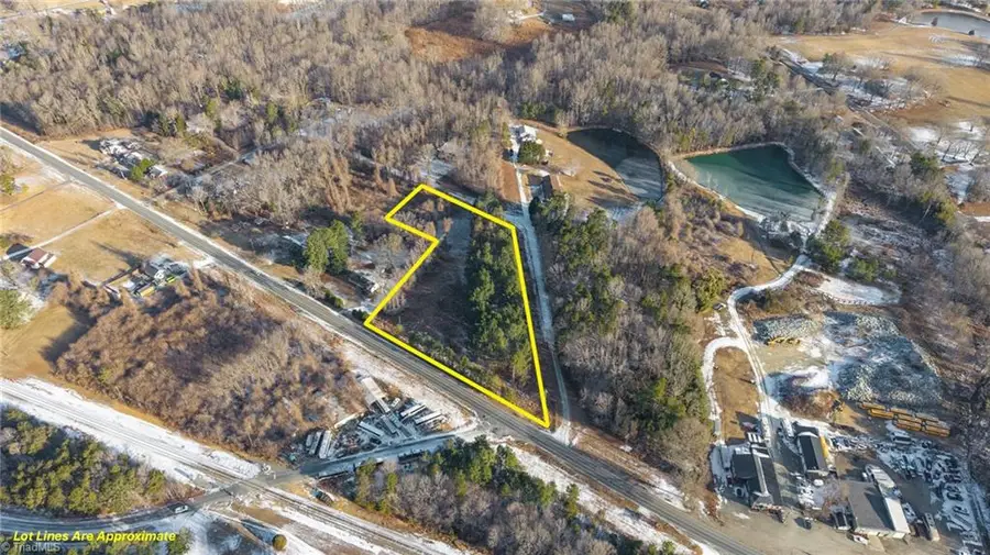 5600 Skyline Avenue, Julian, NC 27283 - #3