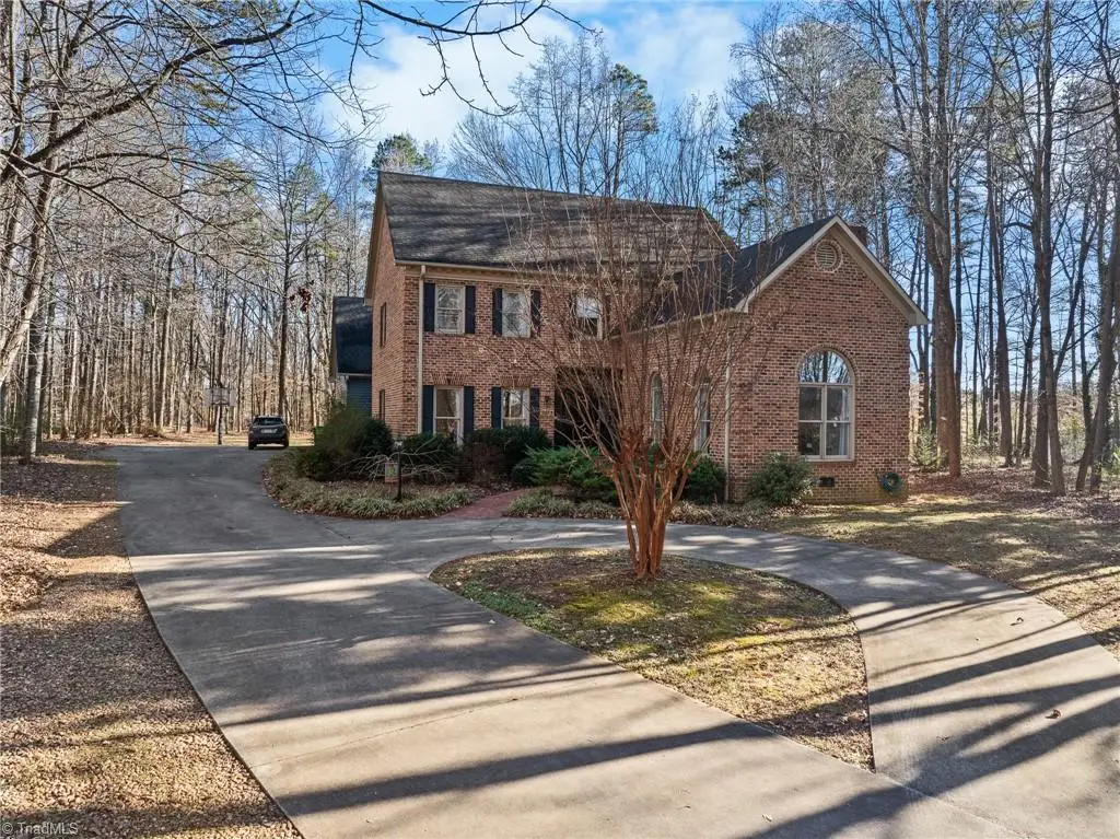 2075 Huntington Woods Drive, Lexington, NC 27295 - Image #1