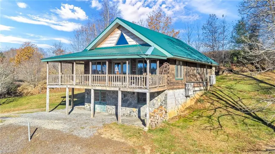 575 New River Cemetery Road, Grassy Creek, NC 28631 - #2