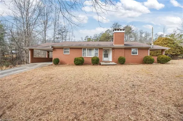 806 7th Avenue, Mayodan, NC 27027