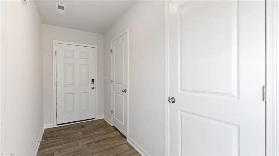 106 Beechwood Circle, Thomasville, NC 27360 - Image #2