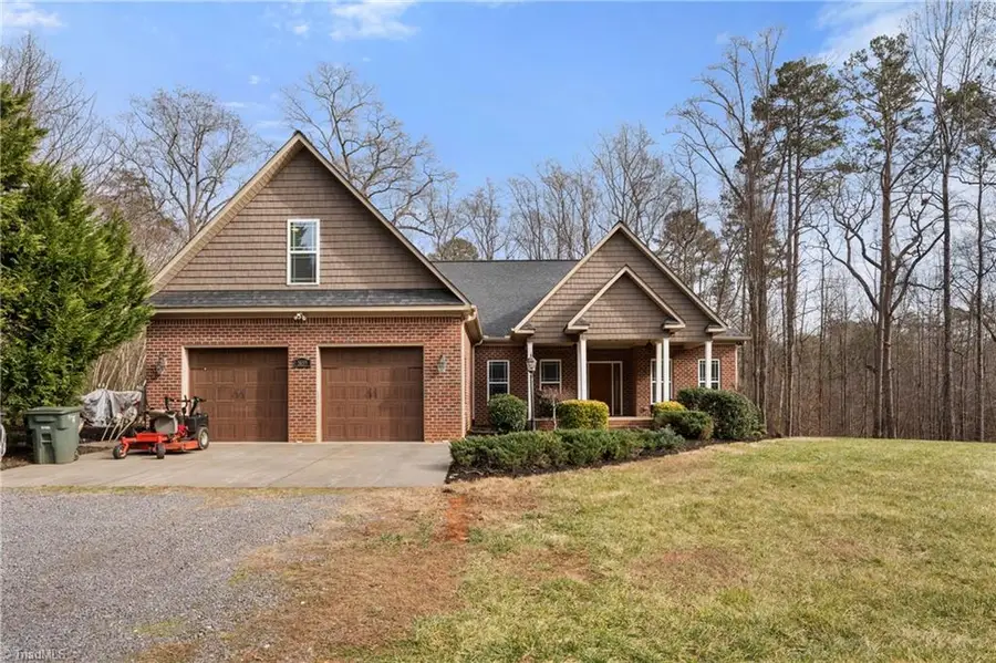 3655 Stimpson Drive, Pfafftown, NC 27040 - Image #3