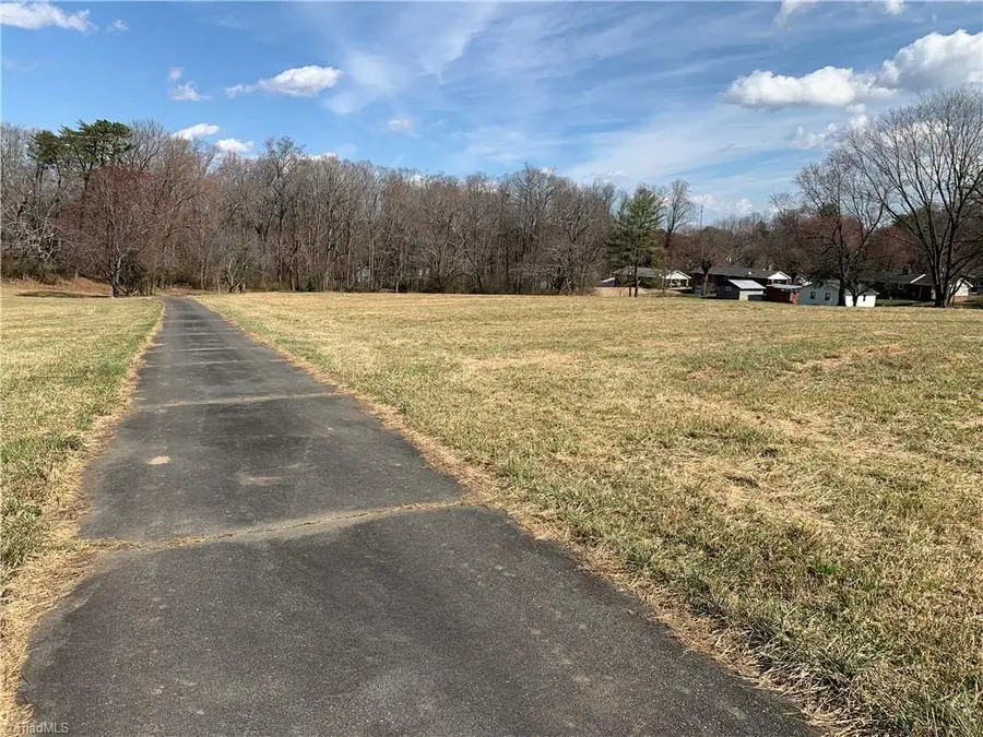 00 W King Street, King, NC 27021 - #3