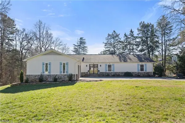 3921 Springlake Court, Clemmons, NC 27012