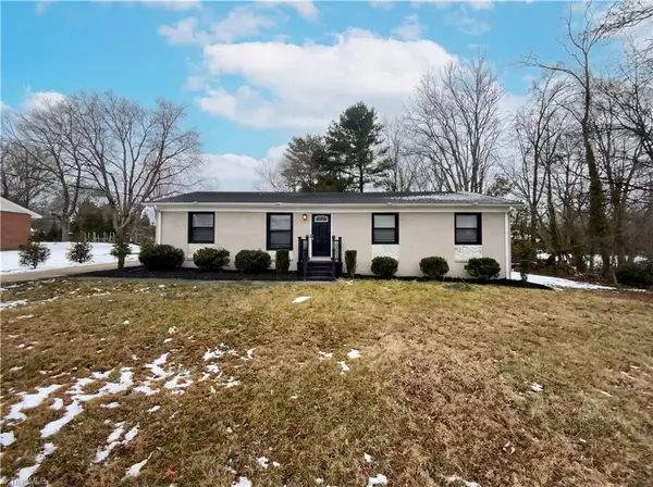 202 Hassellwood Drive, Jamestown, NC 27282