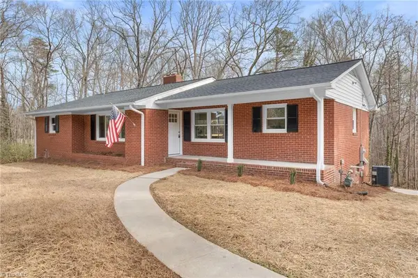 5920 Loop Road, Clemmons, NC 27012