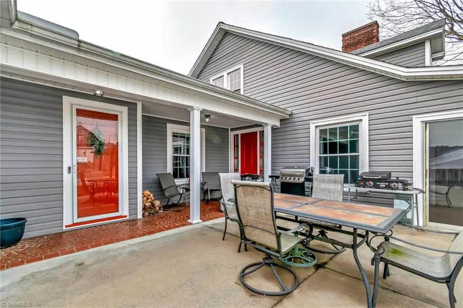 604 E Main Street, Wilkesboro, NC 28697 - #2