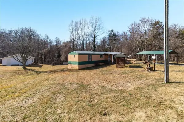 3859 Volunteer Road, Pinnacle, NC 27043