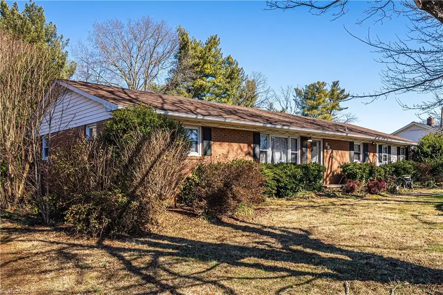 3877 Forest Valley Drive, Winston Salem, NC 27105 - #2