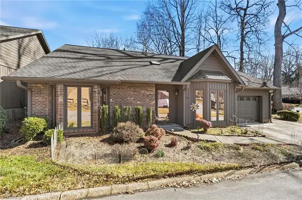 406 Chadbourne Court, Winston-Salem, NC 27104