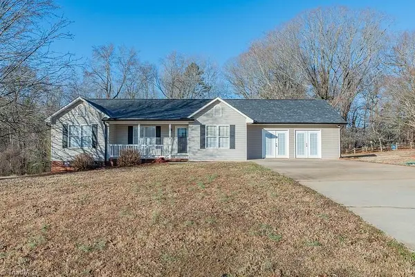 180 Foxcroft Drive, Lexington, NC 27292