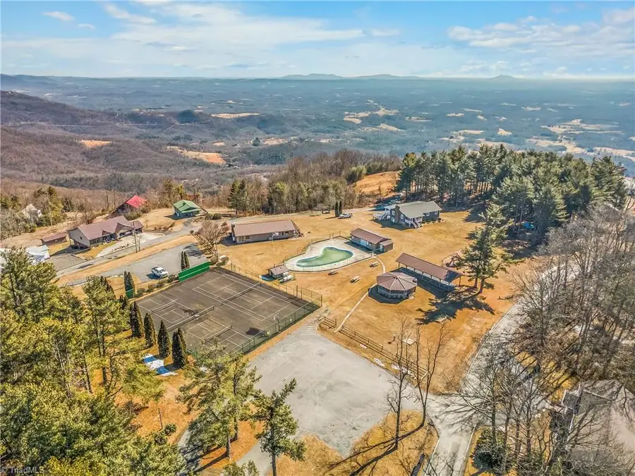 266 Mountaineer Way, Fancy Gap, VA 24328 - #3