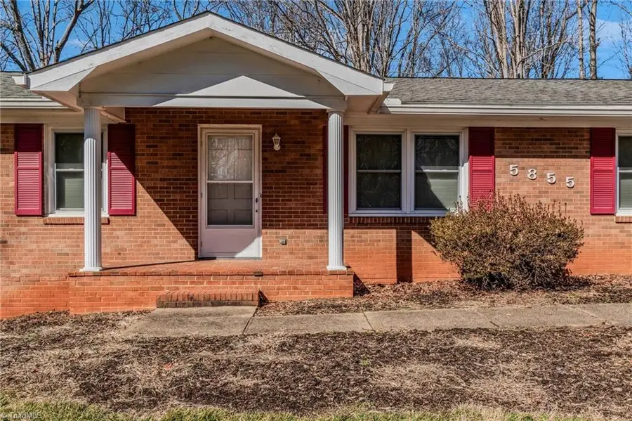 5855 Woodsway Drive, Pfafftown, NC 27040 - #3