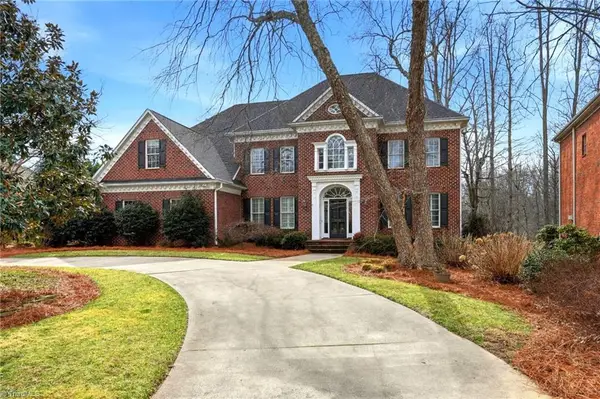 3915 Rosebriar Lane, Winston-Salem, NC 27106