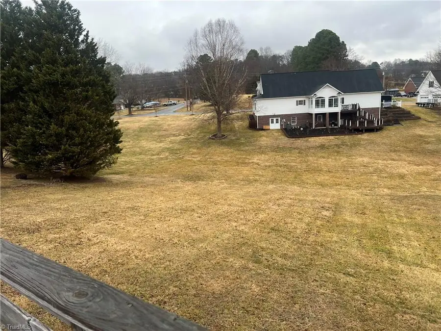 417 Fulton Avenue, Mount Airy, NC 27030 - #3