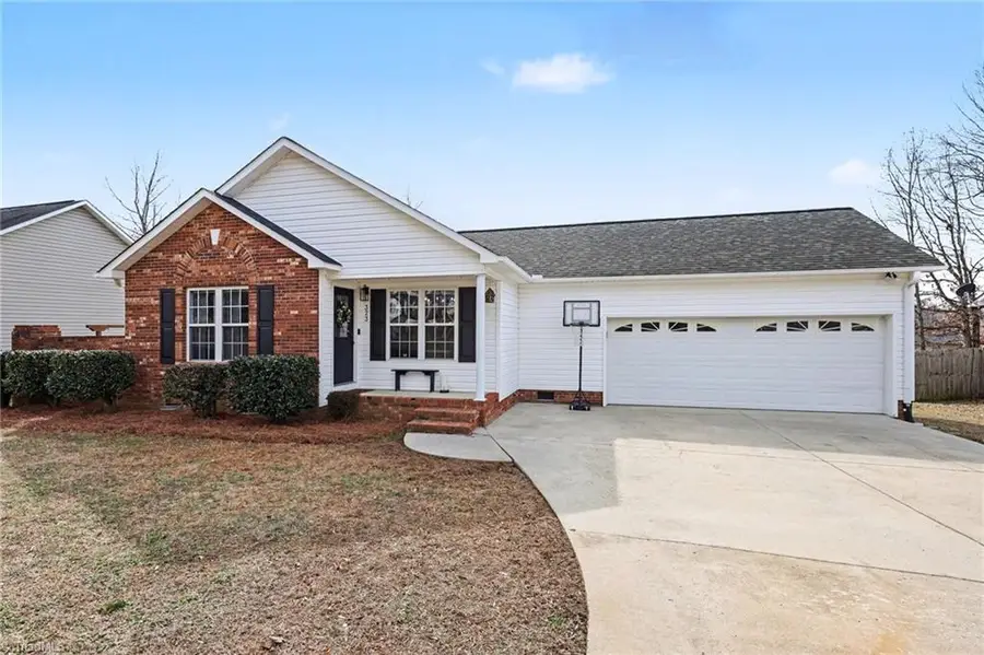 323 Jarrett Road, Thomasville, NC 27360 - #2