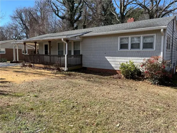 500 Pontiac Drive, Thomasville, NC 27360