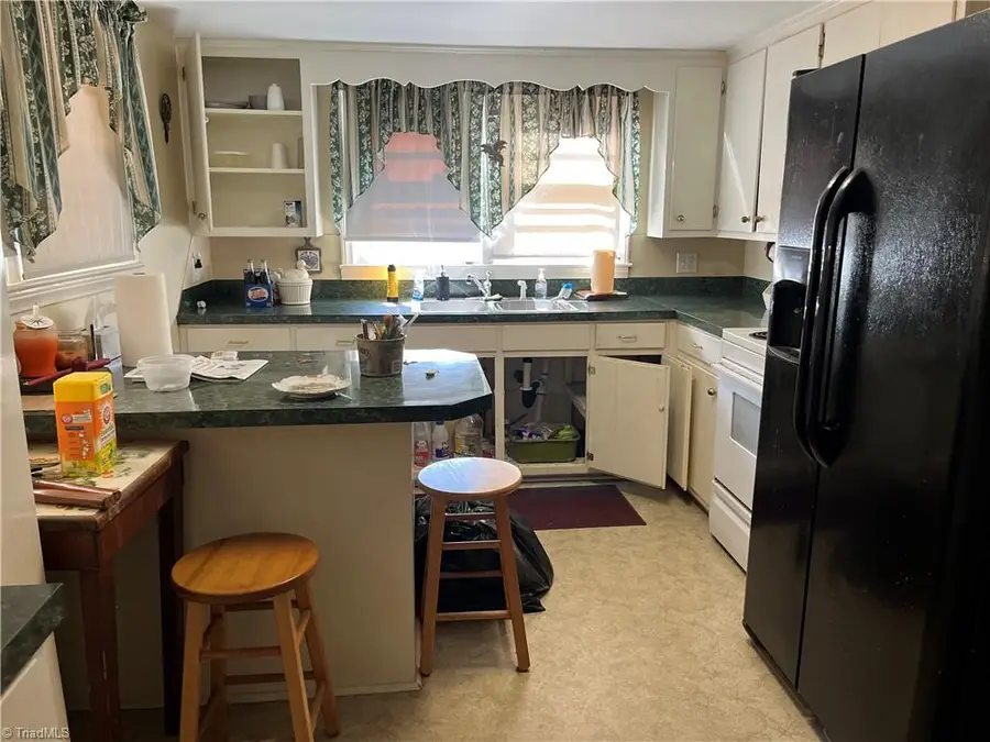 500 Pontiac Drive, Thomasville, NC 27360 - #2