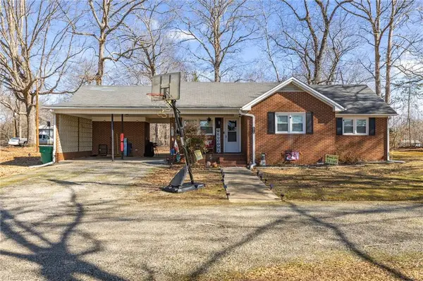 5513 Nc Highway 700, Eden, NC 27288