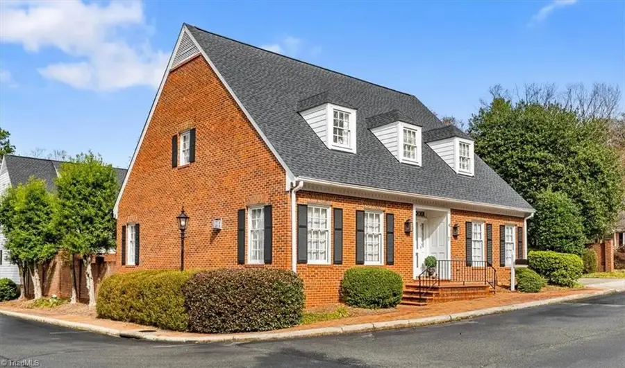 7 Charleston Square, Greensboro, NC 27408 - #3