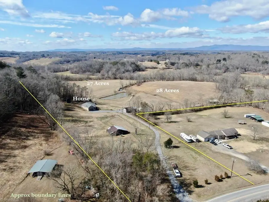 2098 Park Drive, Mount Airy, NC 27030 - #3