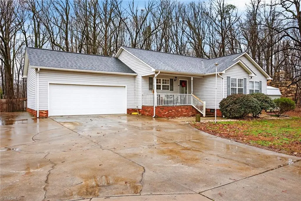 370 Lee Road, Thomasville, NC 27360 - #1