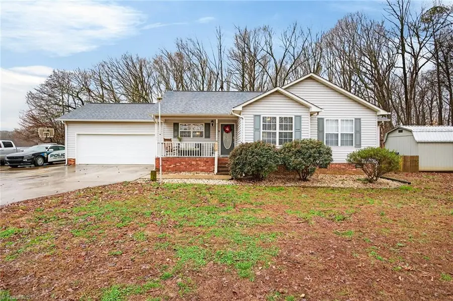 370 Lee Road, Thomasville, NC 27360 - #2