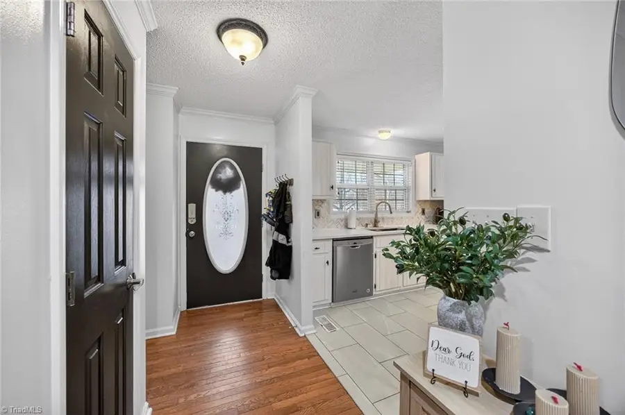 370 Lee Road, Thomasville, NC 27360 - #3