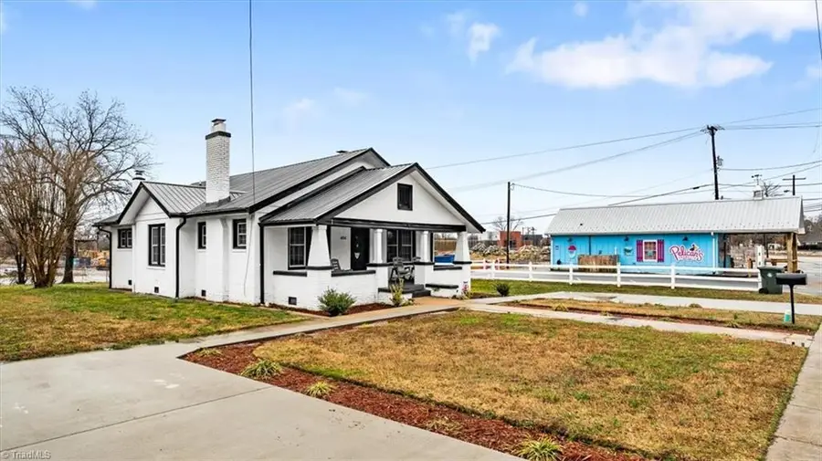 404 Lexington Avenue, Thomasville, NC 27360 - #2