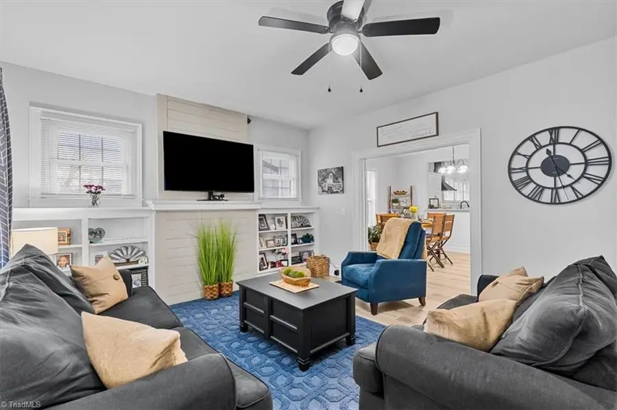 404 Lexington Avenue, Thomasville, NC 27360 - #3