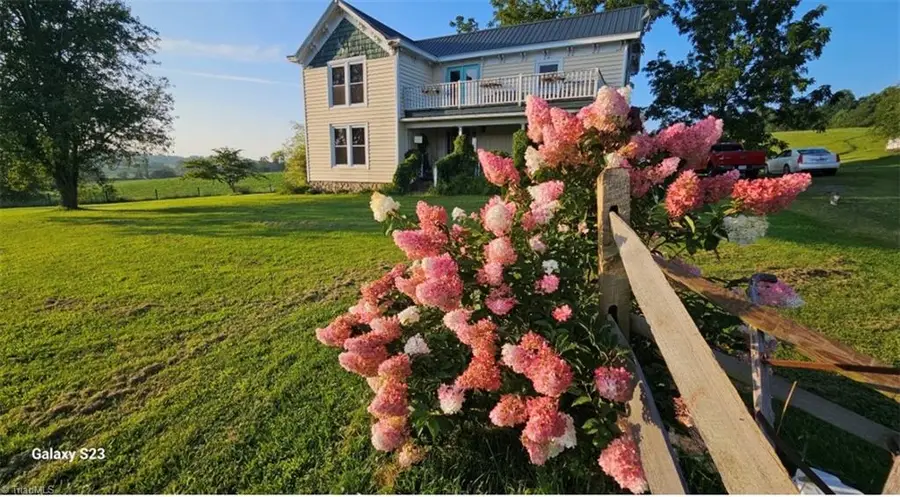 7561 Snake Creek Road, Hillsville, VA 24343 - #2