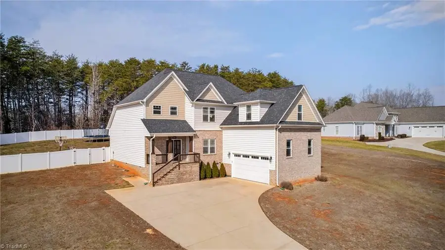 7507 Bentridge Forest Drive, Kernersville, NC 27284 - #2
