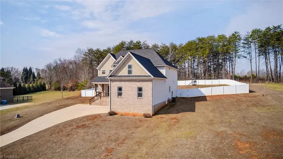 7507 Bentridge Forest Drive, Kernersville, NC 27284 - #3