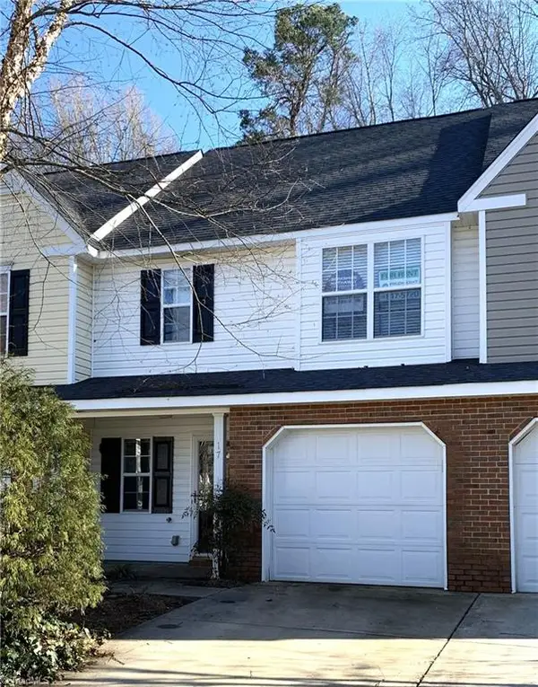 17 Pickwick Place, Greensboro, NC 27407