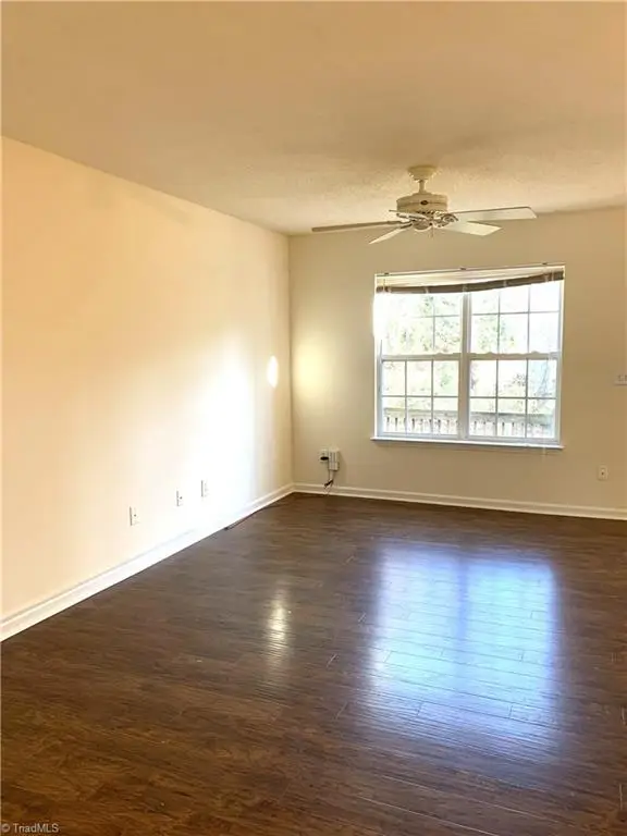 17 Pickwick Place, Greensboro, NC 27407 - #3