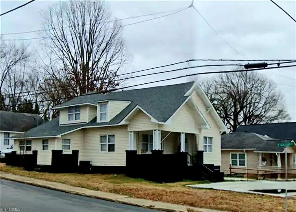 15 College Street, Thomasville, NC 27360 - #1