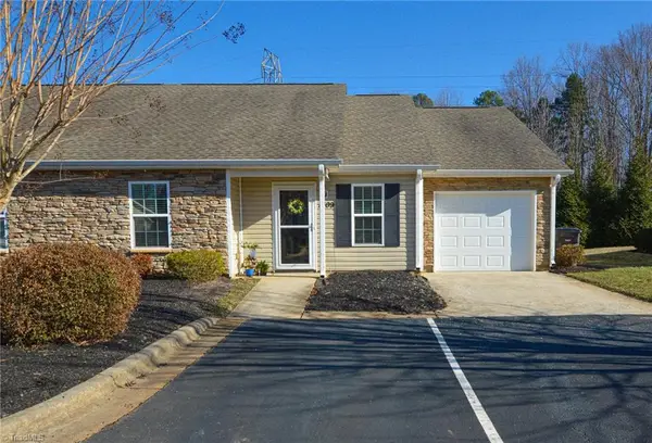 3109 Hyde Place Circle, Winston-Salem, NC 27103