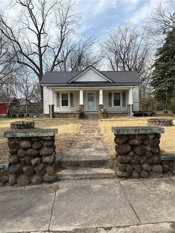 1104 Barnes Street, Reidsville, NC 27320