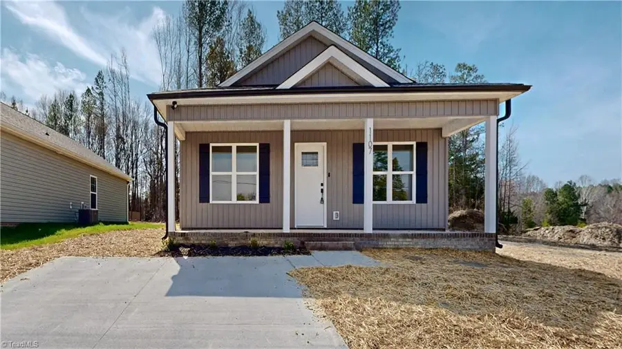 1107 Sunset Drive, Thomasville, NC 27360 - #2