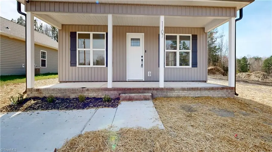 1107 Sunset Drive, Thomasville, NC 27360 - #3