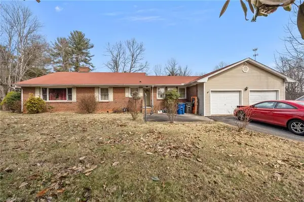 5695 Reynolda Road, Winston-Salem, NC 27106