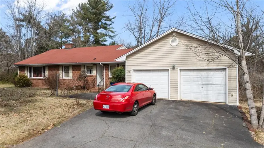 5695 Reynolda Road, Winston Salem, NC 27106 - #2