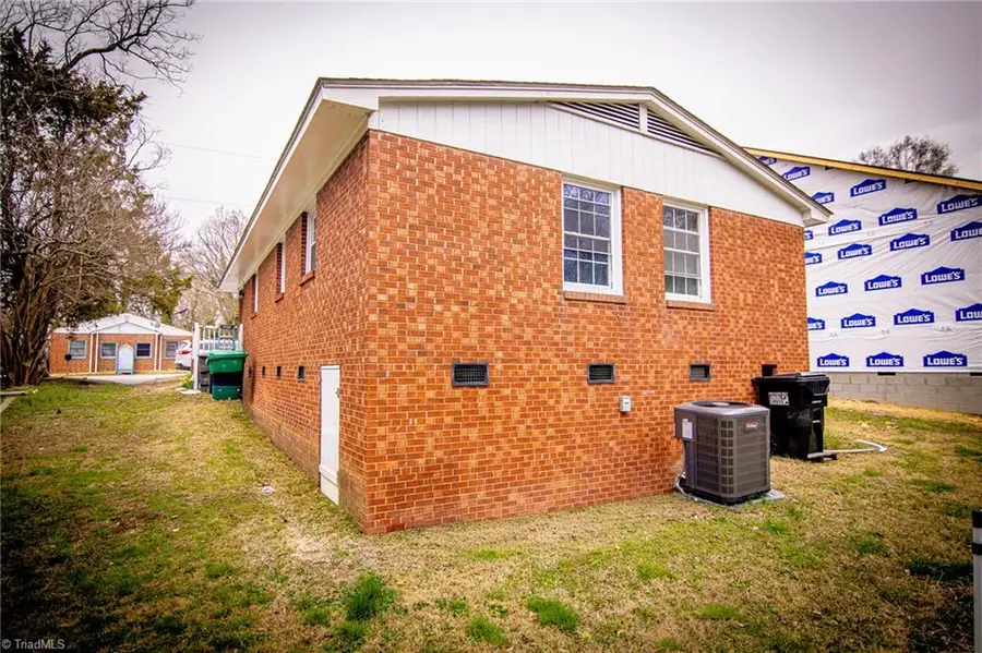 407 W Willis Avenue, High Point, NC 27260 - #3