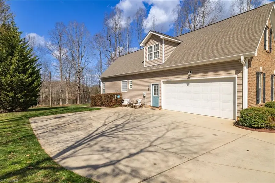 121 Bent Willow Way, Reidsville, NC 27320 - #3