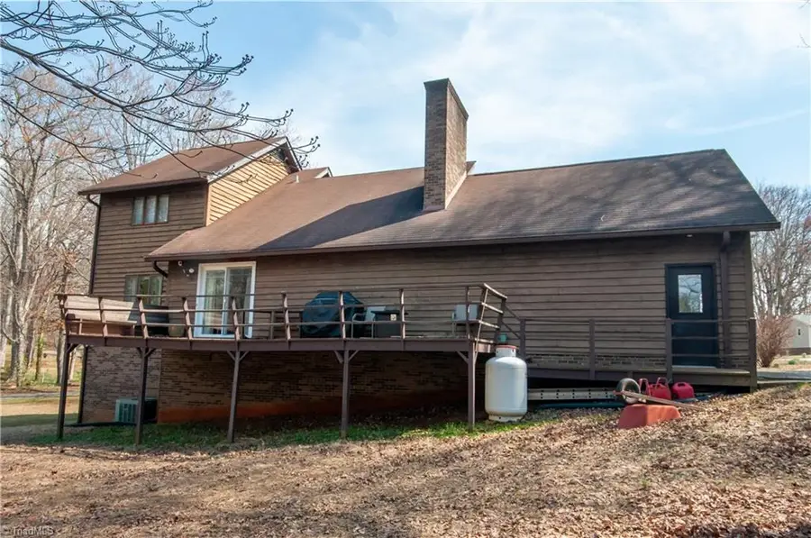 512 Forest Lane, Yadkinville, NC 27055 - #2