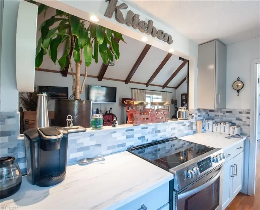 512 Forest Lane, Yadkinville, NC 27055 - #3