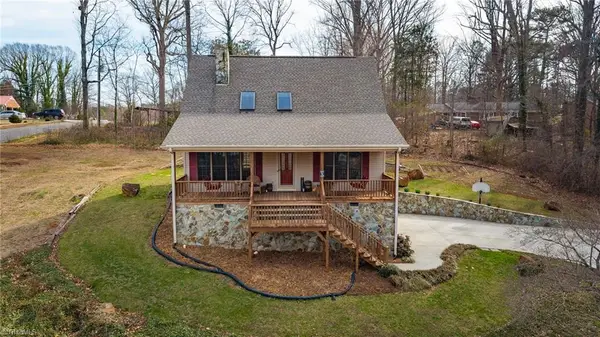 901 Tanglewood Dr Extension, Siler City, NC 27344